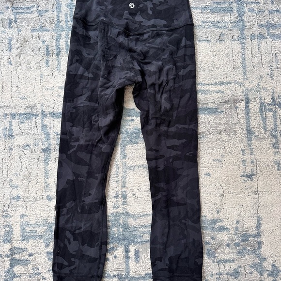 Lululemon Align 25” Size 4 Leggings in Camo - Picture 3 of 4